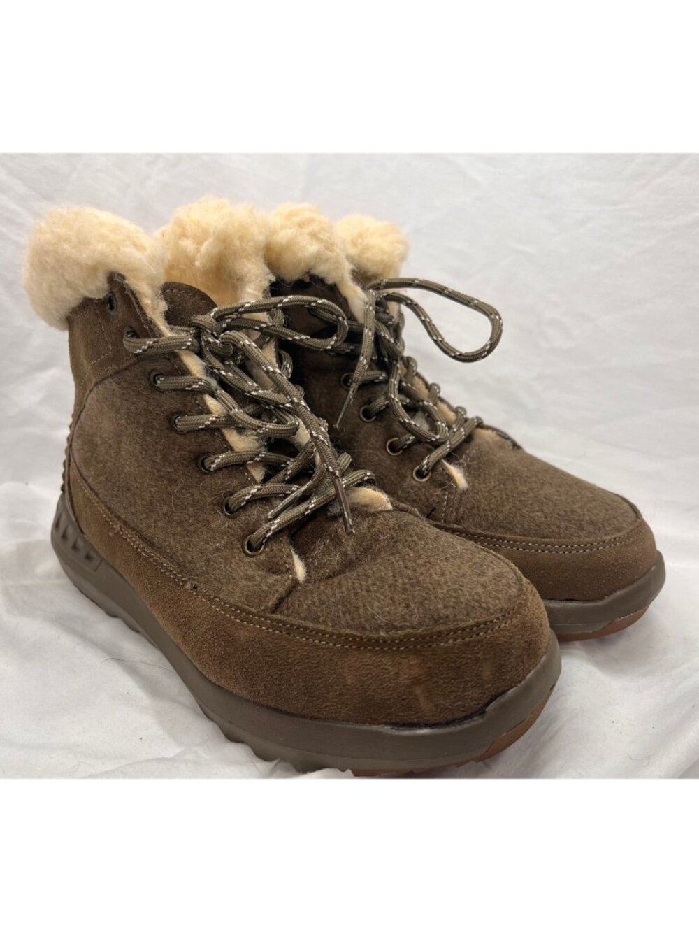 BEARPAW Women’s Brown Suede Faux Fur Lace Up Ankle Boots Size 6
